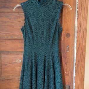 City Studio Green Midi Dress with Chic Appeal